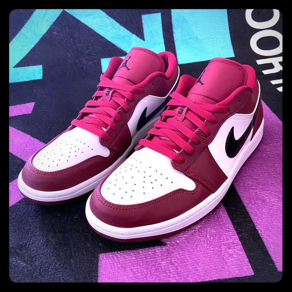 (AIR JORDAN 1 LOW)